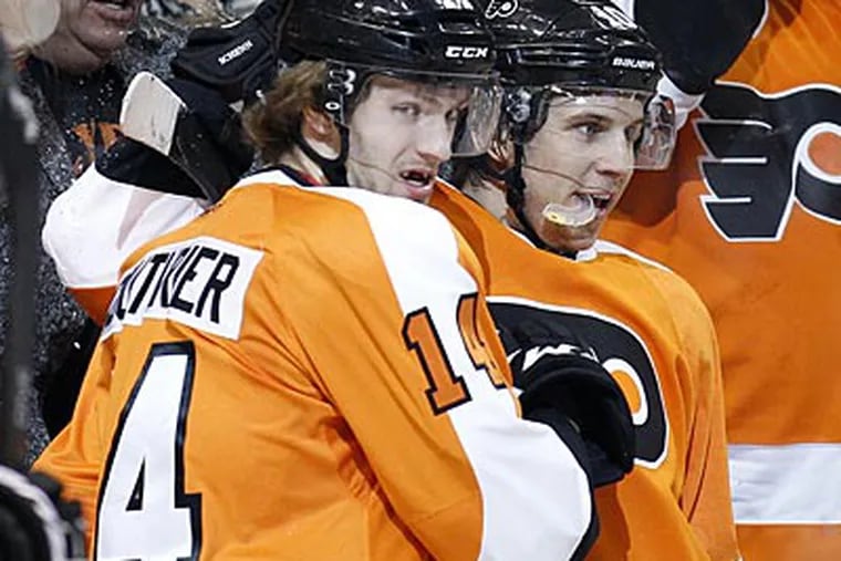 Sean Couturier (left) and Brayden Schenn will spend the lockout playing for the Phantoms. (Yong Kim/Staff file photo)
