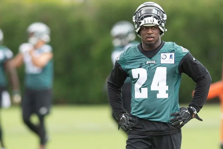 Eagles running back Jordan Howard is getting adjusted to his new offense during OTAs.