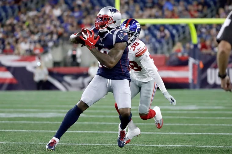 Josh Gordon (10), here catching a pass against the Giants during the preseason, has been released by the Patriots.