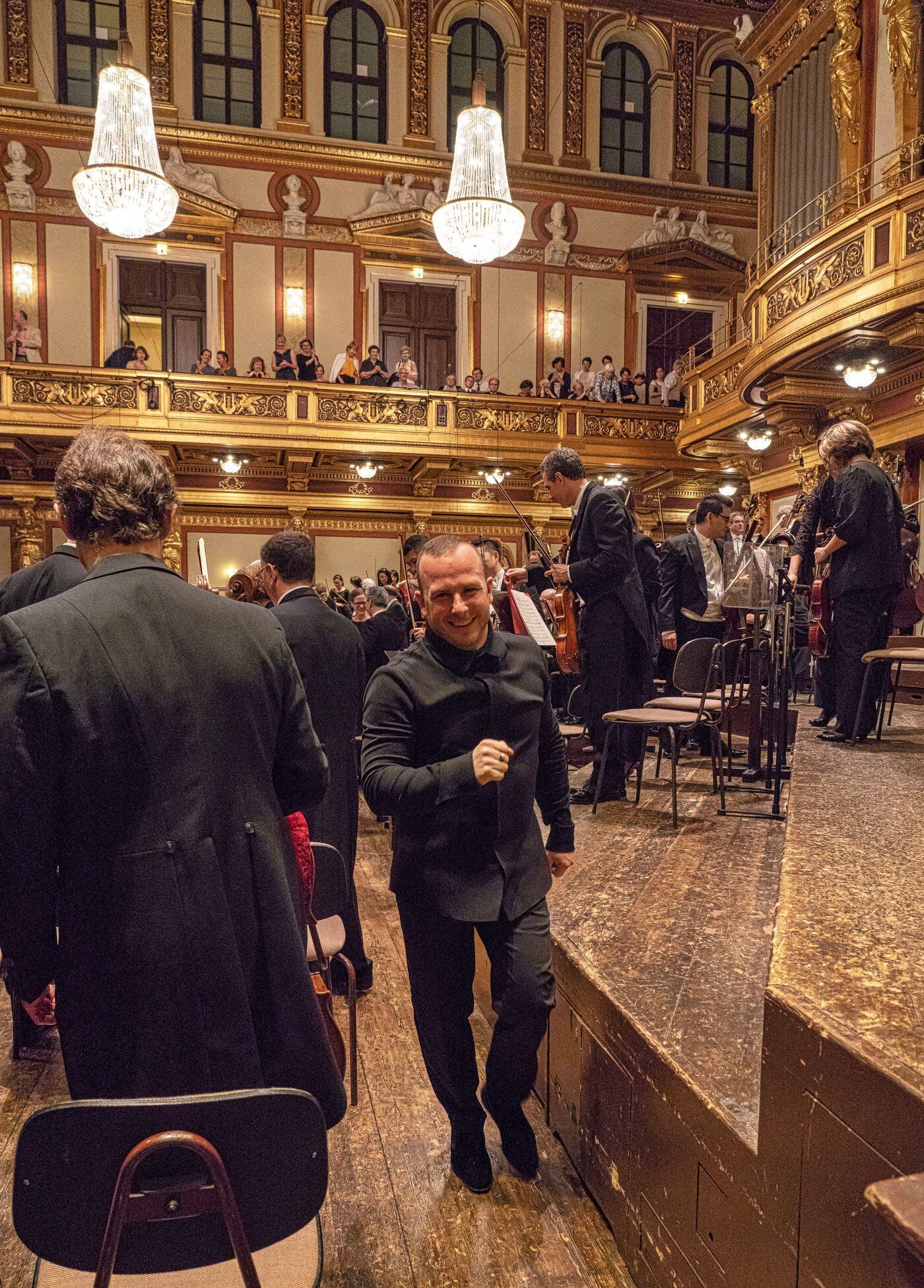 Adoring Vienna sees Philadelphia Orchestra off to Israel, with no