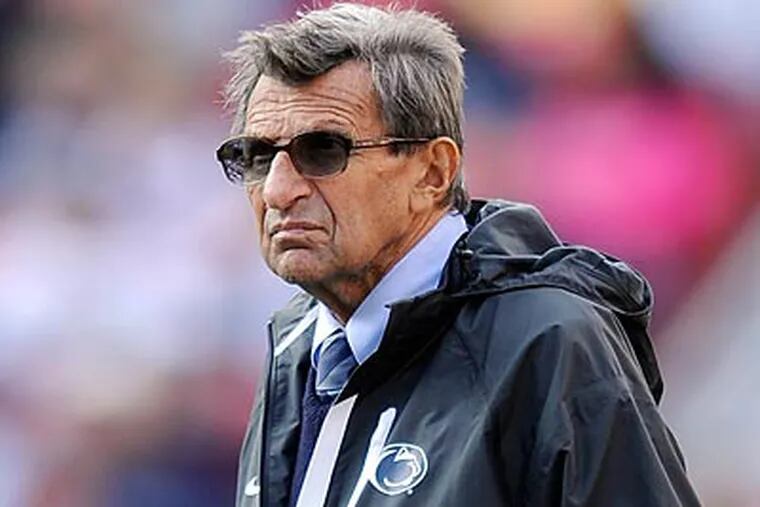 Joe Paterno is not afraid to tell his players to put away their iPods and other gadgets. (Nick Wass/AP file photo)