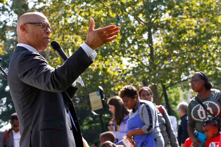 William Hite, Philadelphia school district superintendent, tells parent and students about the value of funding pre-K education during a rally at Franklin Square Park on September 16, 2014. ( MICHAEL S. WIRTZ / Staff Photographer )
