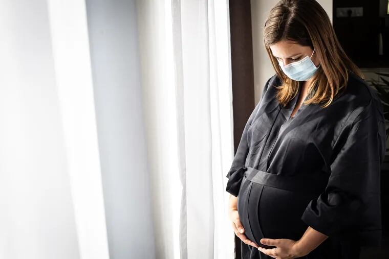 Pregnant women are getting conflicting advice about COVID-19 vaccination, even though there is no evidence that it would be harmful.