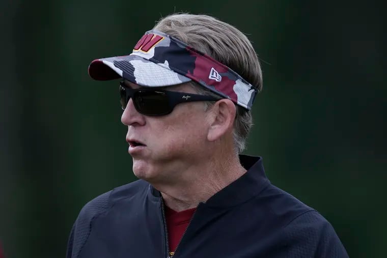 Washington Commanders defensive coordinator Jack Del Rio during a workout on Wednesday.