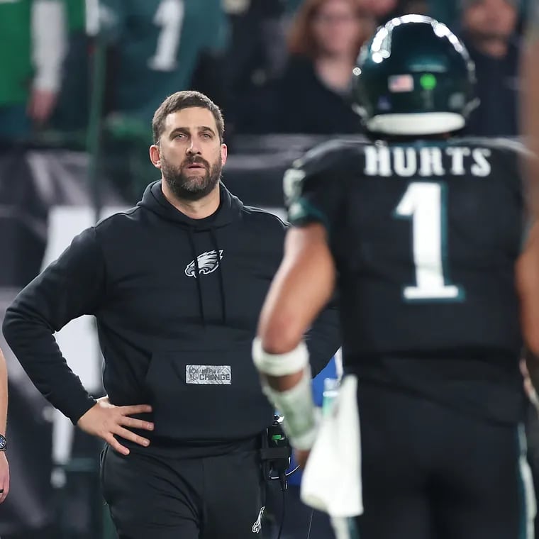 Eagles coach Nick Sirianni and his staff played favorites, according to veteran players.