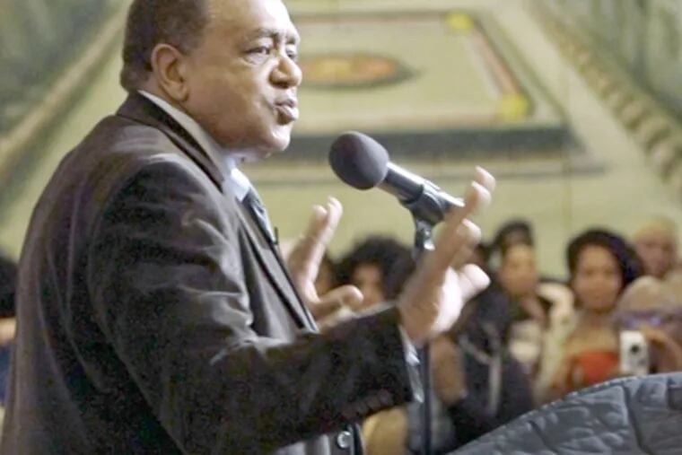 Black Panther Party co-founder Bobby Seale, speaking in Philadelphia Friday, wants to pass on his organizational skills to the next generation. (Elizabeth Robertson / Staff Photographer)