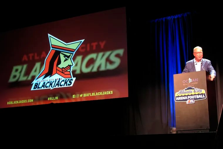 Former Eagles quarterback Ron Jaworski unveils the name and logo of the newest AFL franchise, the Atlantic City Blackjacks.