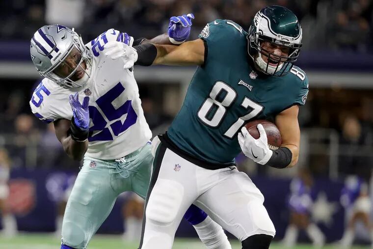Brent Celek is among the reserves that could see more action than usual since Sunday’s game means nothing in the standings. DAVID MAIALETTI / Staff Photographer