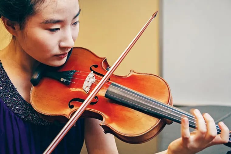 Sein An won her first international competition in Romania at age 15. She was raised around music: Her sisters play the piano and cello, and her mother volunteers as a pianist.