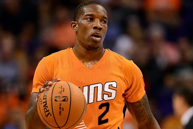 Phoenix Suns guard Eric Bledsoe (2) dribbles the ball up the court against the San Antonio Spurs in the first half at US Airways Center. (Jennifer Stewart/USA Today)