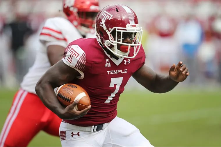 Ryquell Armstead carries the ball for a first down during a Temple Owls loss to the Houston Cougars 20-13 at the Linc Saturday September 30, 2017. DAVID SWANSON / Staff Photographer
