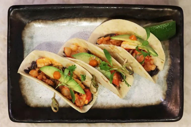 The lobster tacos were among the better appetizers at Aqimero, but the menu in general offers little that will stand out in a city where Nuevo Latino cooking has been going strong for 15 years and that now offers more great Mexican food choices than ever.
