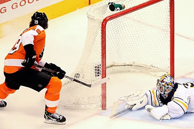 Scott Hartnell added the seventh goal in the Flyers' 7-2 win over the Sabres on Thursday. (Steven M. Falk/Staff Photographer)