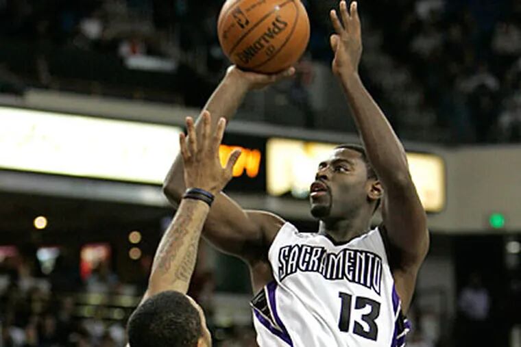 Sacramento Kings guard Tyreke Evans, a Philadelphia native, has become one of the top rookies in the NBA. (AP Photo/Rich Pedroncelli)