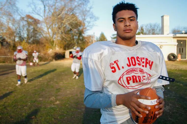 St. Joseph senior defensive end Sencere Tapp will lead his team against Mater Dei in the state final on Sunday.