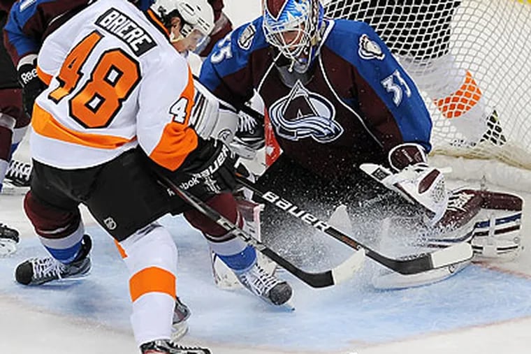 It didn't matter that the Flyers outshot the Colorado Avalanche by a total of 33-27 Monday night. (Chris Schneider/AP)