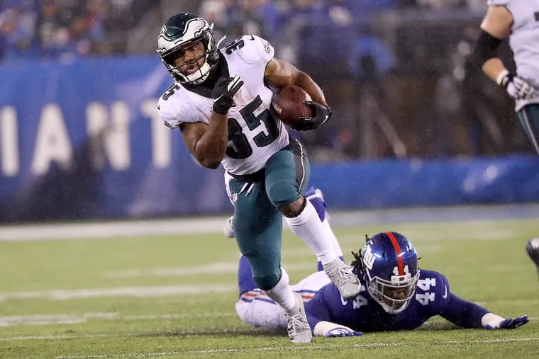 Boston Scott had 54 rushing yards, 84 receiving yards and three touchdowns in the Eagles' win over the Giants.