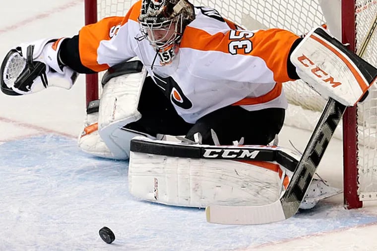 Flyers goalie Steve Mason. (Mark Humphrey/AP)
