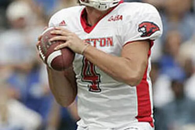 The Eagles drafted Houston quarterback Kevin Kolb with their first pick, the 36th overall in the second round.