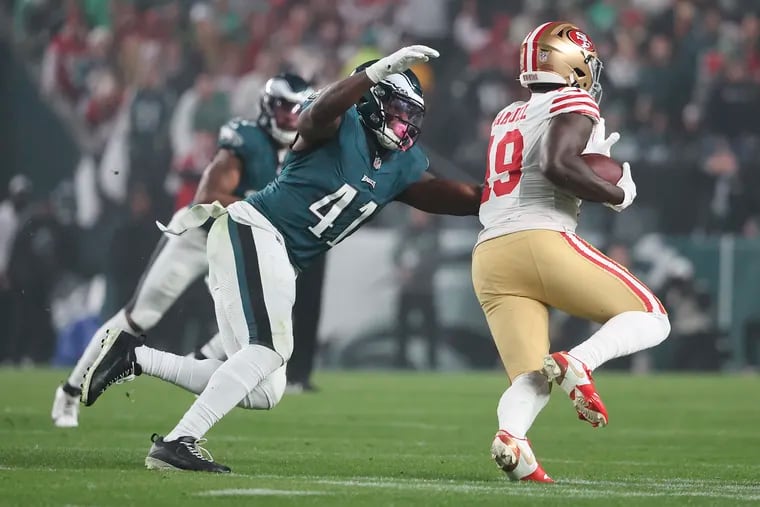 Eagles linebacker Nicholas Morrow goes after San Francisco 49ers wide receiver Deebo Samuel in the second quarter on Sunday, December 3, 2023 in Philadelphia.