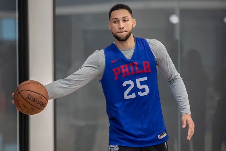 Sixers guard Ben Simmons injured his right shoulder on Wednesday.