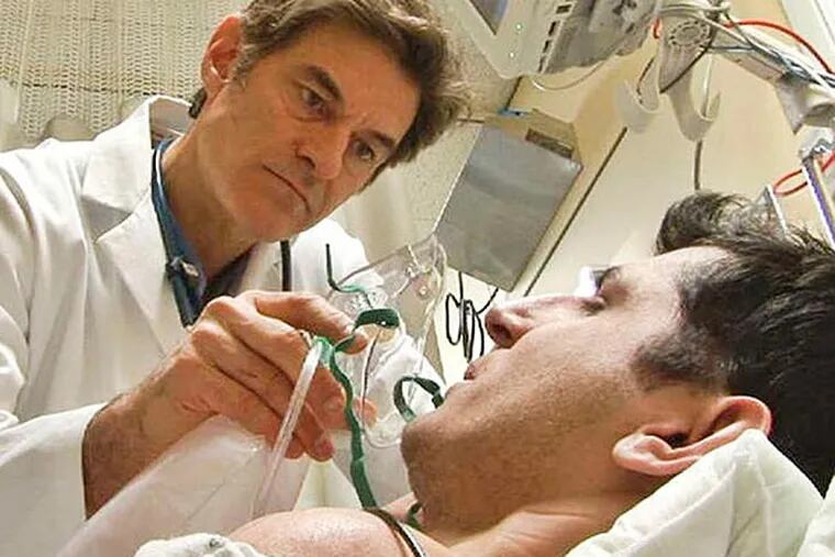 In a new edition of "NY Med" Dr. Mehmet Oz examines a patient at New York-Presbyterian Hospital. (American Broadcasting Companies)