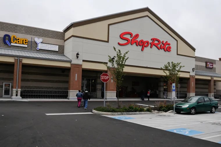 Exterior of the new ShopRite grocery store on Fox Street. October 17, 2013 (RON TARVER/Staff Photographer)