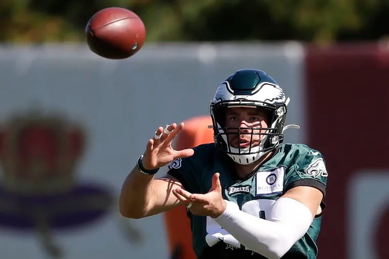 Eagles tight end Zach Ertz needs to be more involved in the offense, Vegas Vic says.
