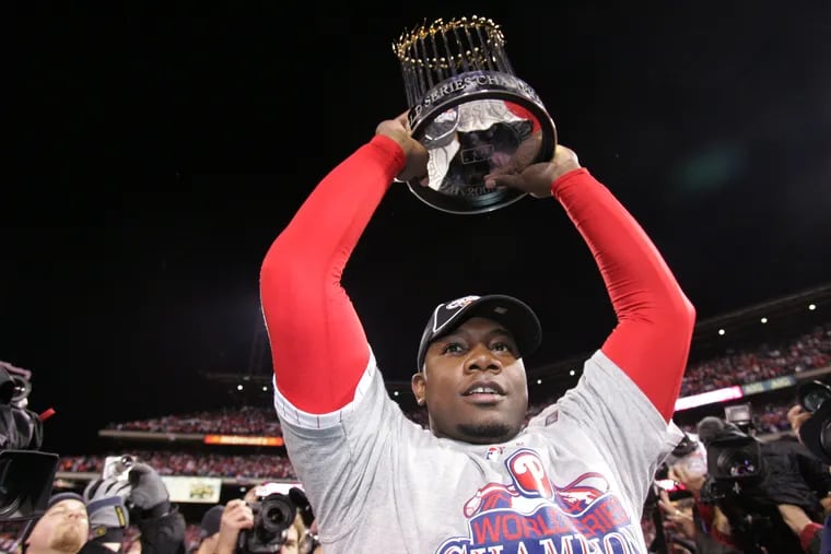 Ryan Howard holding up the trophy after the Phillies won the World Series in 2008.