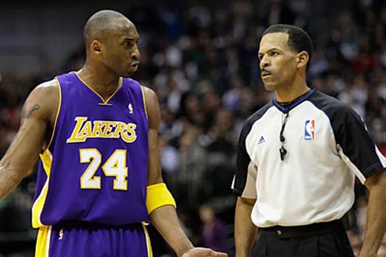 Kobe Bryant ranks No. 5 on Gonzo's list of biggest whiners in sports. (AP Photo/Tony Gutierrez)