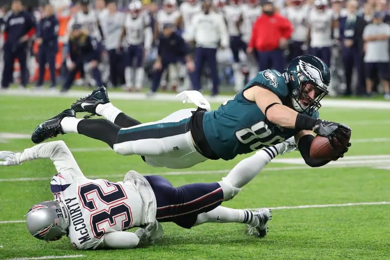 Eagles tight end Zach Ertz scores a touchdown during the fourth quarter at Super Bowl LII, at U.S. Bank Stadium in Minneapolis, Minnesota, Sunday, Feb. 4, 2018.