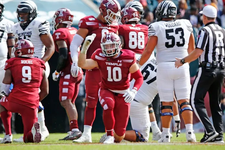 Temple defensive end Zack Mesday (10) celebrating after recording a sack against Memphis. The Owls defense will face a big challenge Saturday at SMU.