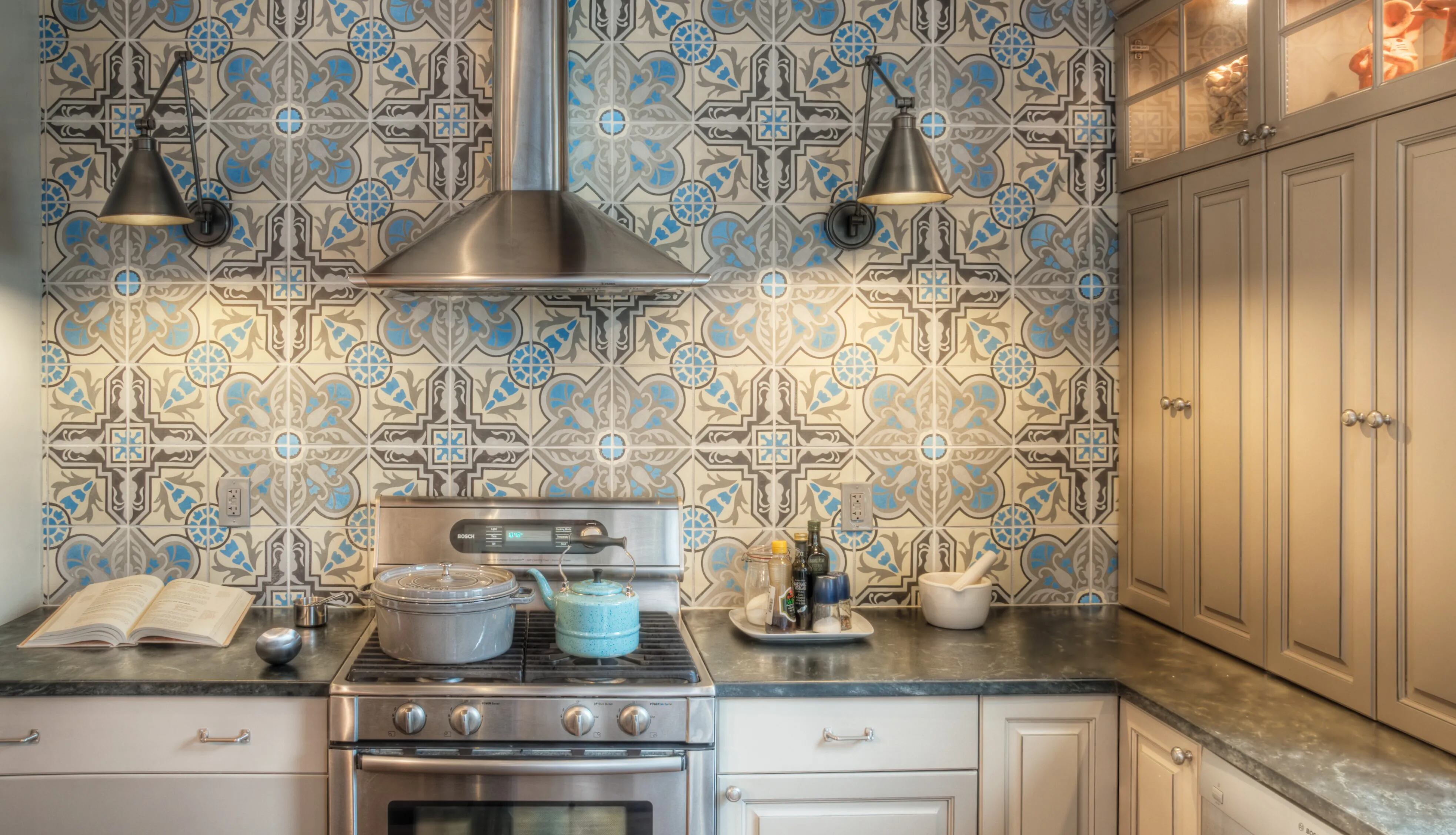 How kitchen backsplashes and bathroom tile can make an artistic ...