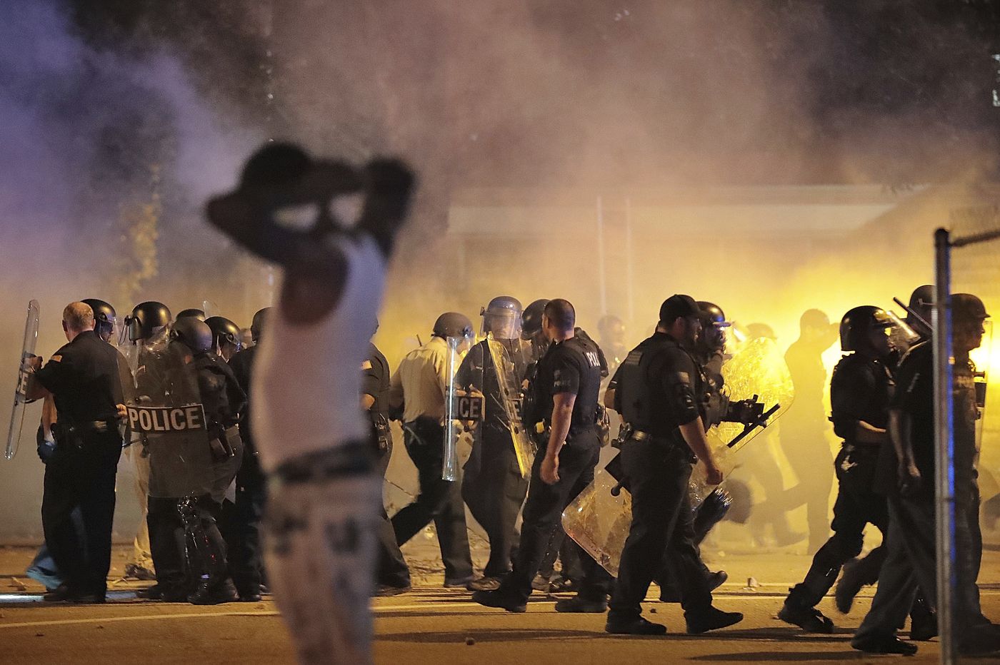 At Least 24 Officers Injured In Memphis Unrest After U S Marshals