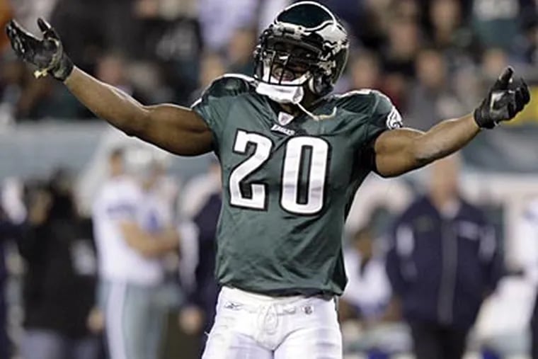 Brian Dawkins, who spent 13 seasons with the Birds, retired as an Eagle on Saturday. (Yong Kim/Staff file photo)