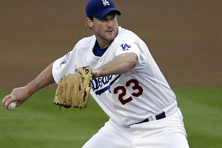 Derek Lowe went 14-11 with a 3.24 ERA for the Dodgers in 2008. The Phillies have reportedly made Lowe an offer. (David Maialetti/Staff file photo)