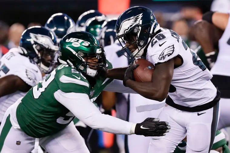 Running back Wendell Smallwood ran for 23 yards in what might have been his last game as an Eagle Thursday night.