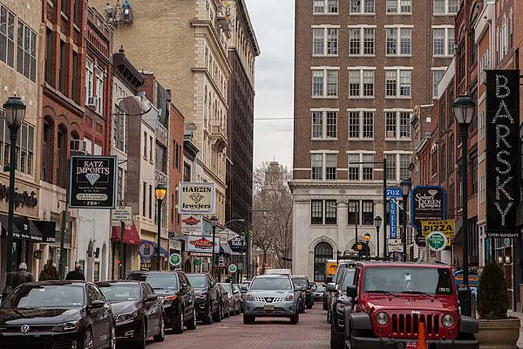 Jewelers' Row, two blocks between Walnut and Chestnut from Seventh to Eighth, is a survivor from Philadelphia's heyday as the &quot;workshop of the world.&quot; (CHRIS FASCENELLI / Staff Photographer)
