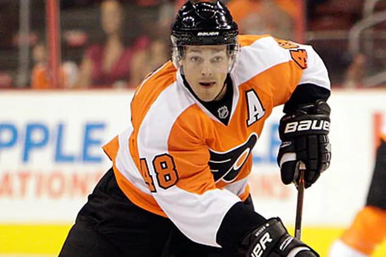 Danny Briere has offered Sean Couturier to live with him during his rookie season. (David Maialetti/Staff Photographer)