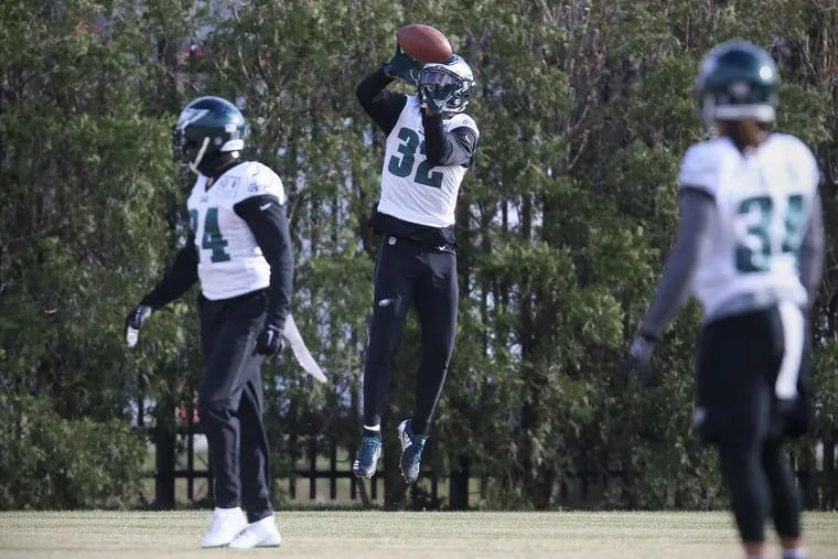 Eagles cornerback Rasul Douglas, who had been injured, makes a catch during practice at the NovaCare Complex in South Philadelphia on Thursday, Nov. 29, 2018. TIM TAI / Staff Photographer