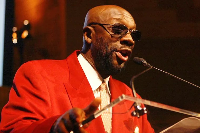 Singer Isaac Hayes hosts the Caron Foundation's New York 2004 gala celebration and silent auction Tuesday, May 25, 2004, in New York. The Caron Foundation, an internationally recognized leader in the treatment of addiction to alcohol and drugs, is consistently listed among the top five addiction providers in the United States. (AP Photo/Clark Jones)