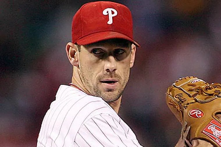 Some Phillies fans had not moved on from the team's trade of Cliff Lee in 2009. (Yong Kim/Staff file photo)