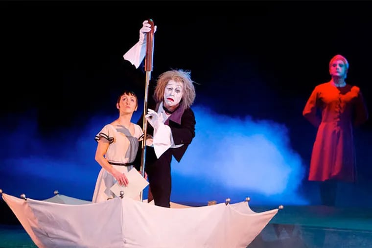 The Cirque du Soleil film by producer James Cameron and director Andrew Adamson features Erica Linz (left), Benedikt Negro.