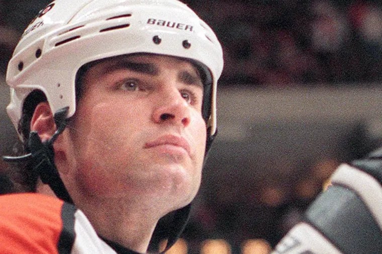 Eric Lindros has had a career comparable to that of Pavel Bure, who was inducted into the Hockey Hall of Fame last year.