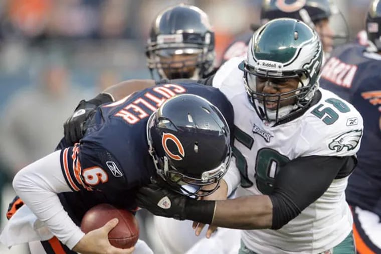 Eagles' Trent Cole sacks Chicago Bears' Jay Cutler.  (Yong Kim / Staff Photographer)