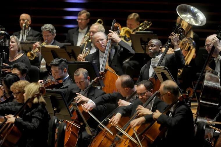 Tickets to a well-chosen Philadelphia Orchestra concert can be a well-loved gift. We have suggestions. (TOM GRALISH / Staff Photographer )