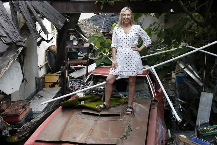 Veteran home-flipper Stephanie Somers has seen a lot in her days while renovating homes. Most recently in a garage she bought to flip, she discovered old vintage cars hidden behind tarps.