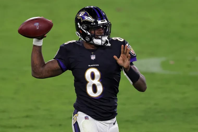 Lamar Jackson of the Baltimore Ravens throws against the Kansas City Chiefs at M&T Bank Stadium on September 28, 2020 in Baltimore, Maryland. (Photo by Rob Carr/Getty Images)