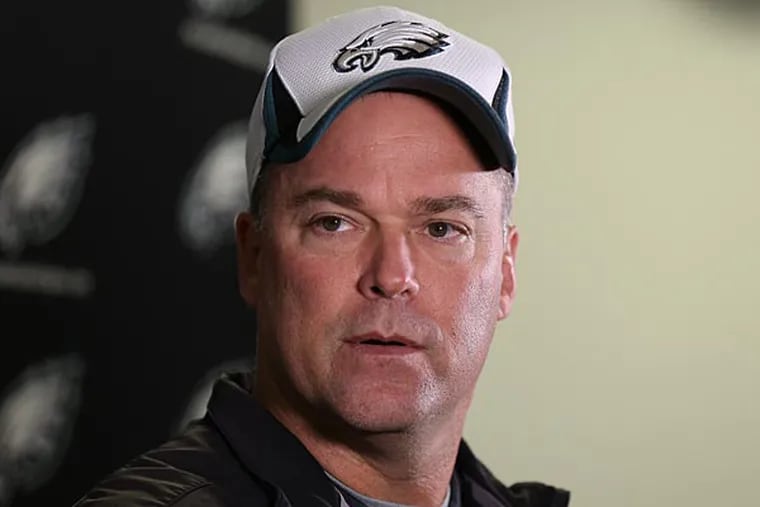 Eagles defensive coordinator Bill Davis. (David Maialetti/Staff Photographer)