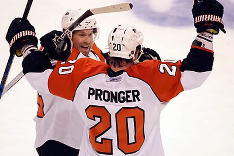 Chris Pronger has been on two teams that has come back from a 0-3 deficit to advance. (Yong Kim / Staff Photographer)